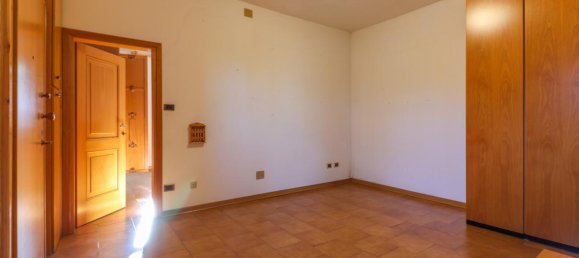 3 rooms Apartment in San Lazzaro di Savena, Italy No. 165030 9