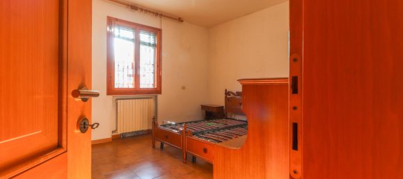3 rooms Apartment in San Lazzaro di Savena, Italy No. 165030 16
