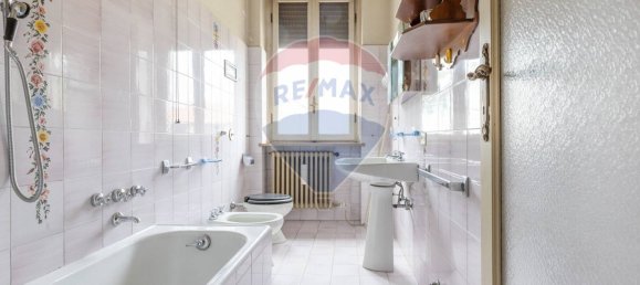 5 غرف نوم فيلا في Jerago con Orago, Italy رقم 356153 30