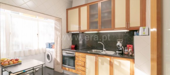 3 chambres Appartement à Porto, Portugal No. 82615 4