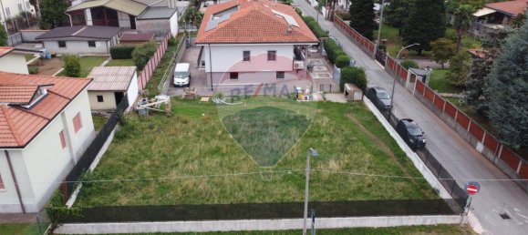 1 room Land in Pozzo d'Adda, Italy No. 34314 3