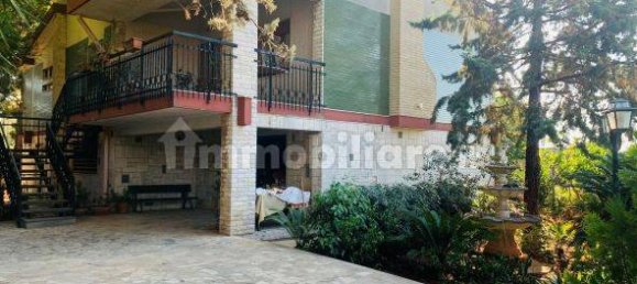 3 Schlafzimmer Villa in Mola di Bari, Italy, Nr. 24740 2