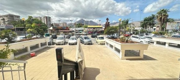 4 Schlafzimmer Wohnung in Palermo, Italy, Nr. 342102 12