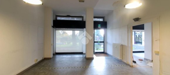 70m² Commercial property in Cernusco sul Naviglio, Italy No. 85147 17