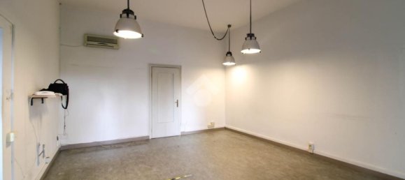70m² Commercial property in Cernusco sul Naviglio, Italy No. 85147 3
