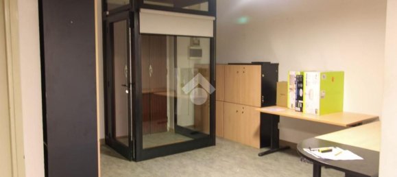 70m² Commercial property in Cernusco sul Naviglio, Italy No. 85147 4