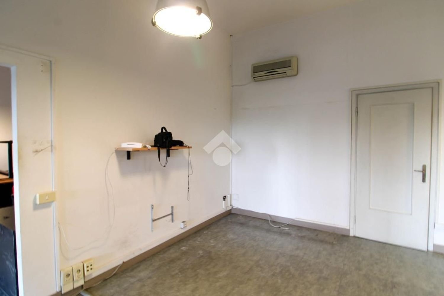 70m² Commercial property in Cernusco sul Naviglio, Italy No. 85147