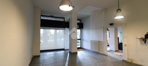 70m² Commercial property in Cernusco sul Naviglio, Italy No. 85147 8