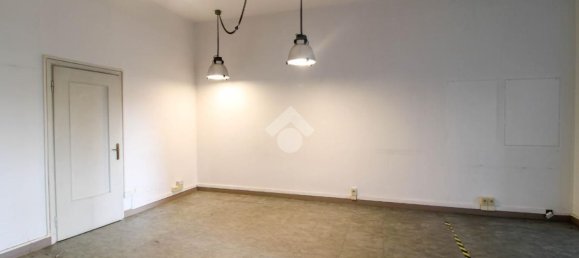 70m² Commercial property in Cernusco sul Naviglio, Italy No. 85147 2