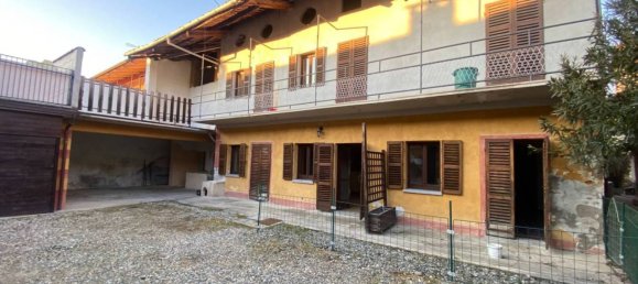 3 bedrooms House in Romano Canavese, Italy No. 89706 2