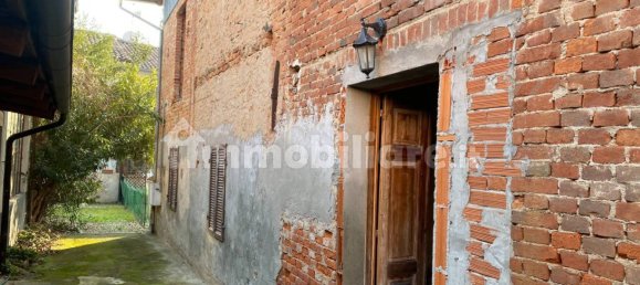 3 bedrooms House in Romano Canavese, Italy No. 89706 6