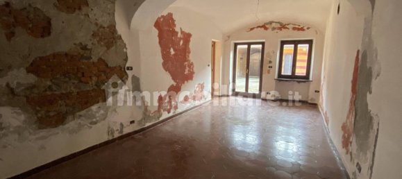 3 bedrooms House in Romano Canavese, Italy No. 89706 10