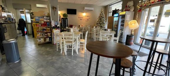 1 room Commercial property in Casale Monferrato, Italy No. 45253 2