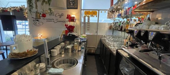 1 room Commercial property in Casale Monferrato, Italy No. 45253 3