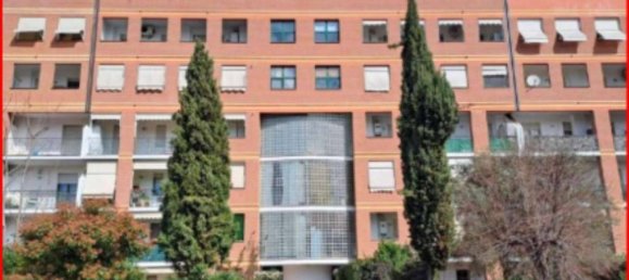 2 rooms Apartment in Prato, Italy No. 284815 3