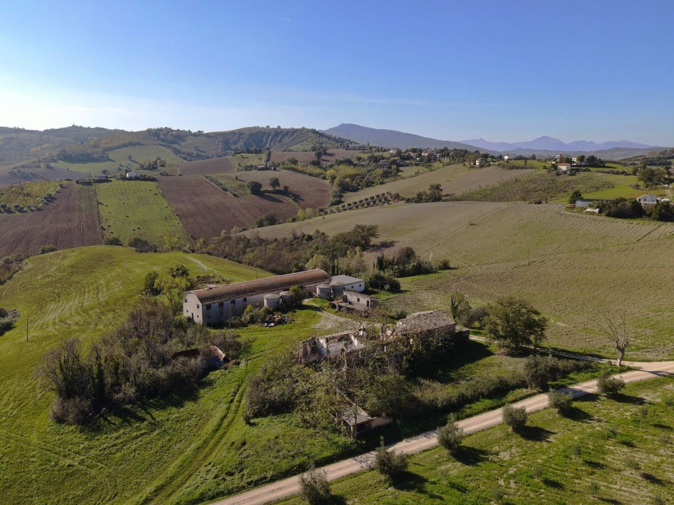 14 rooms House in Castignano, Italy No. 143589