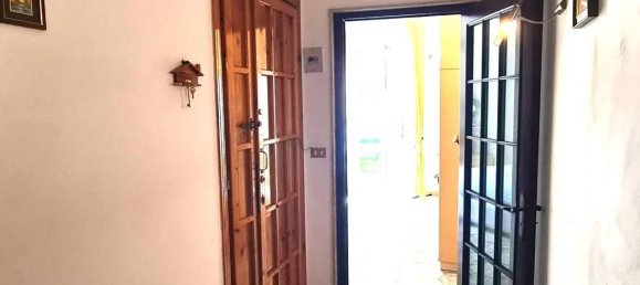 3-salle Appartement à Bari, Italy No. 72367 20