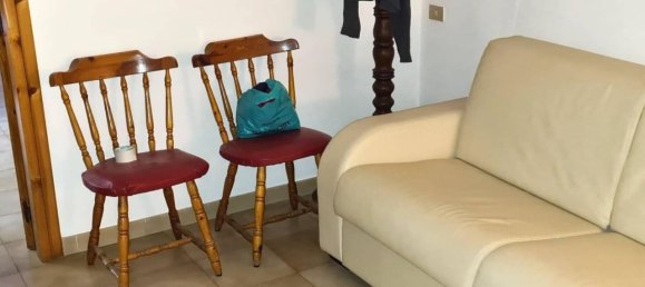 3-salle Appartement à Bari, Italy No. 72367 12