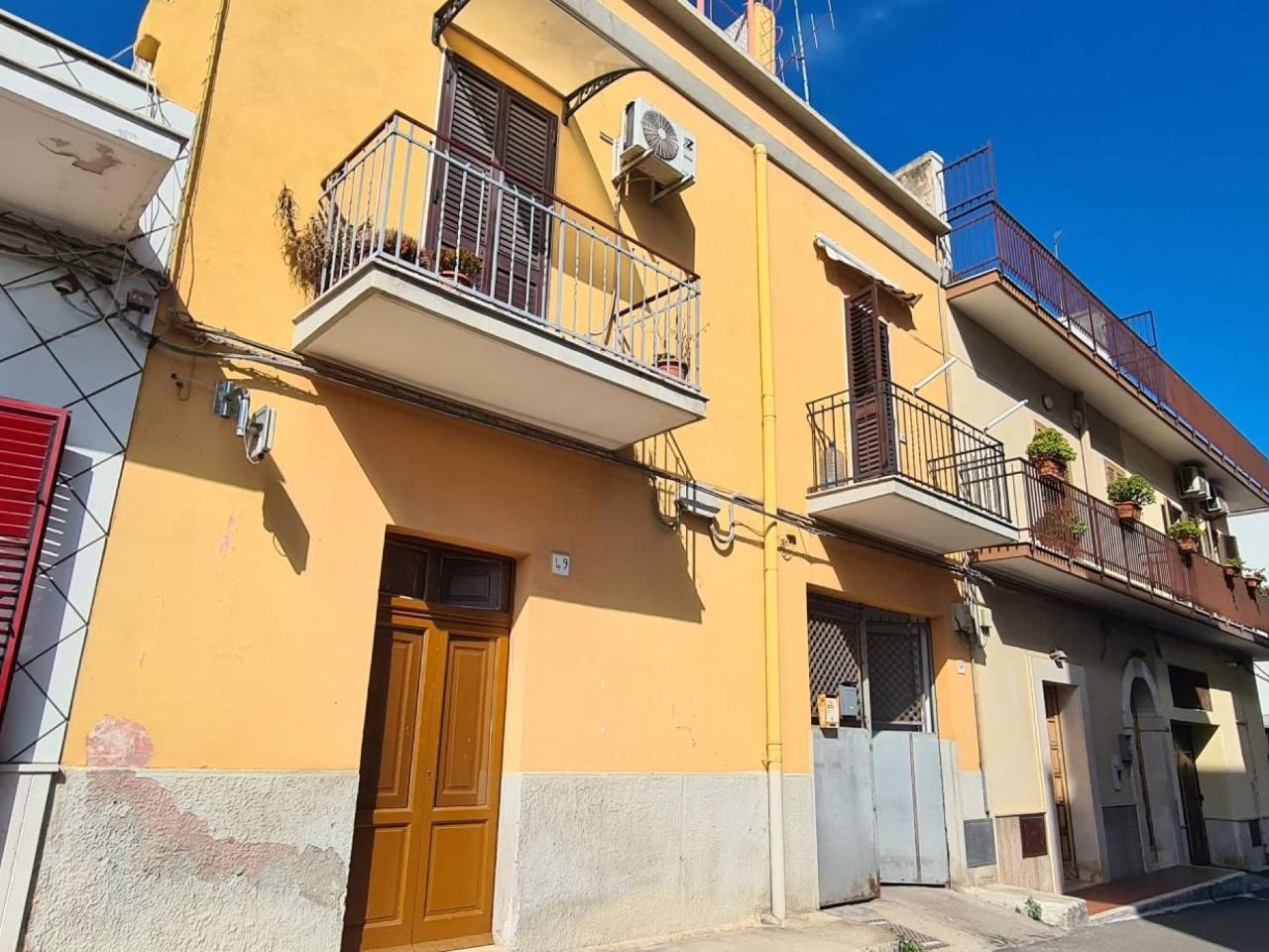 3-salle Appartement à Bari, Italy No. 72367