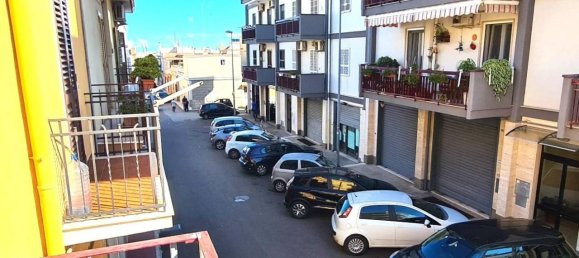 3-salle Appartement à Bari, Italy No. 72367 24