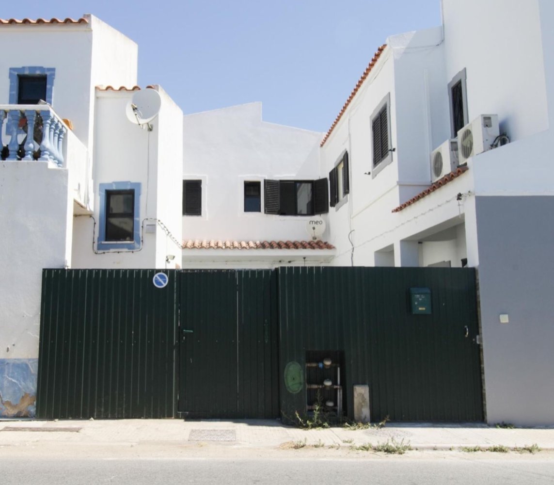 2 bedrooms House in Faro, Portugal No. 211087