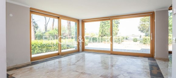 9 rooms Villa in Rome, Italy No. 44087 2