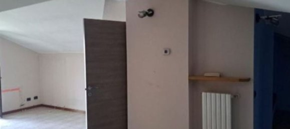 Apartamento de 4 habitaciónes en Muggiò, Italy No. 181641 9