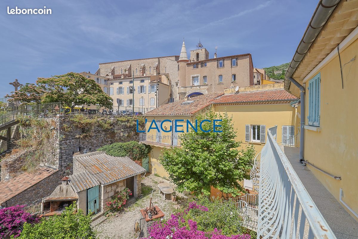 1 bedroom Apartment in Hyeres, France No. 343565