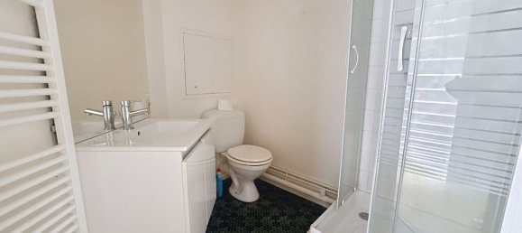 Studio in Saint-Genis-Laval, France No. 341456 5