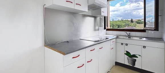 Studio in Saint-Genis-Laval, France No. 341456 4