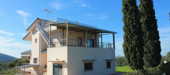 4 bedrooms Commercial property in Kalyvia Thorikou, Greece No. 7472 2