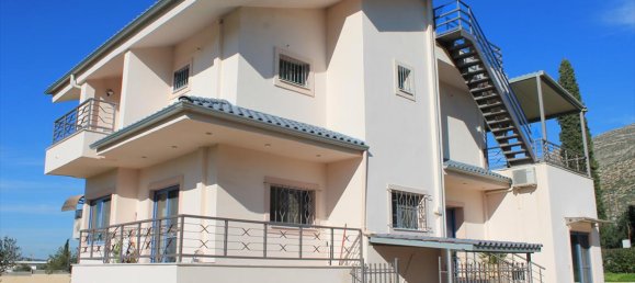 4 bedrooms Commercial property in Kalyvia Thorikou, Greece No. 7472 3