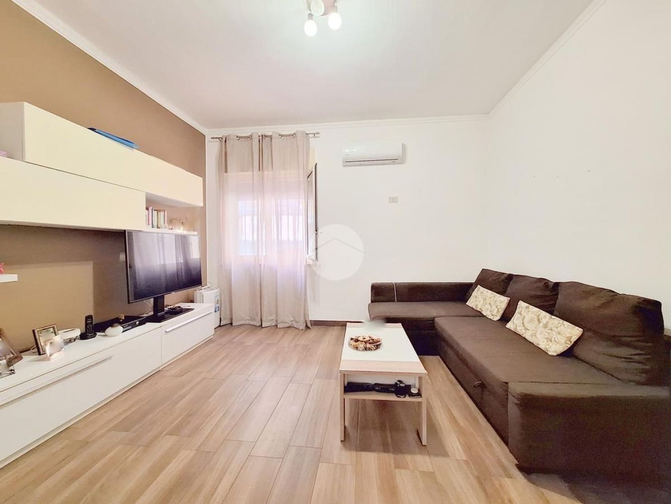 4 rooms Apartment in Palermo, Italy No. 269347
