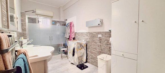 4 rooms Apartment in Palermo, Italy No. 269347 12