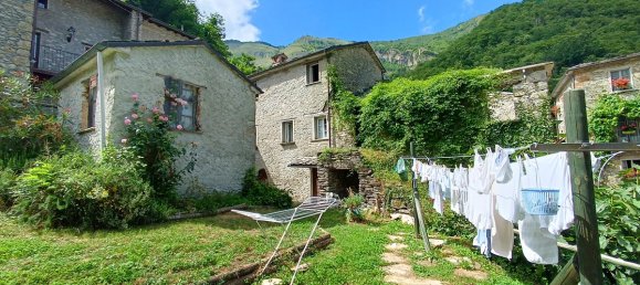 2 bedrooms House in Careggine, Italy No. 317130 2