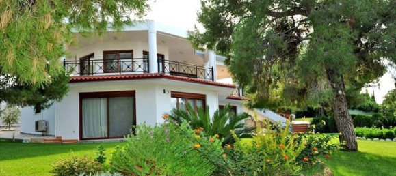 6 bedrooms Villa in Loutraki, Greece No. 1235 2