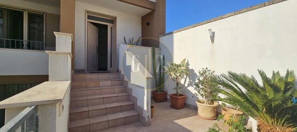 3 bedrooms Villa in Calimera, Italy No. 381115 2