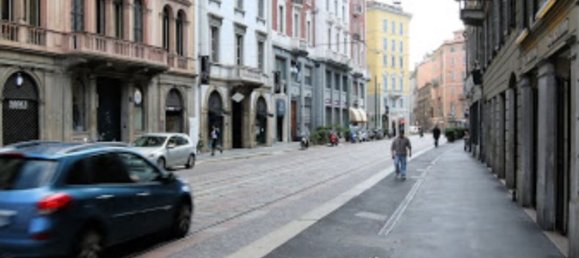 5 rooms Apartment in Milan, Italy No. 245889 3