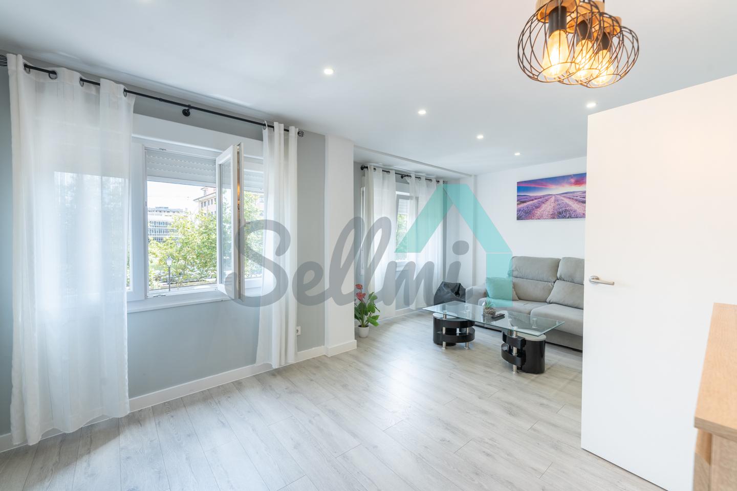 Apartamento de 2 dormitorios en Gijón, Spain No. 174875