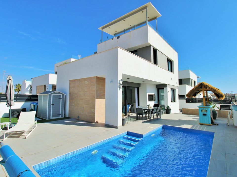 3 Schlafzimmer Villa in Alicante, Spain, Nr. 222998