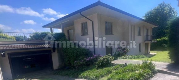 3 bedrooms Villa in Casatenovo, Italy No. 317763 4