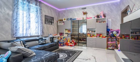 3 Schlafzimmer Wohnung in Paderno Dugnano, Italy, Nr. 318030 8