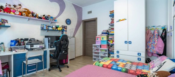 3 Schlafzimmer Wohnung in Paderno Dugnano, Italy, Nr. 318030 14