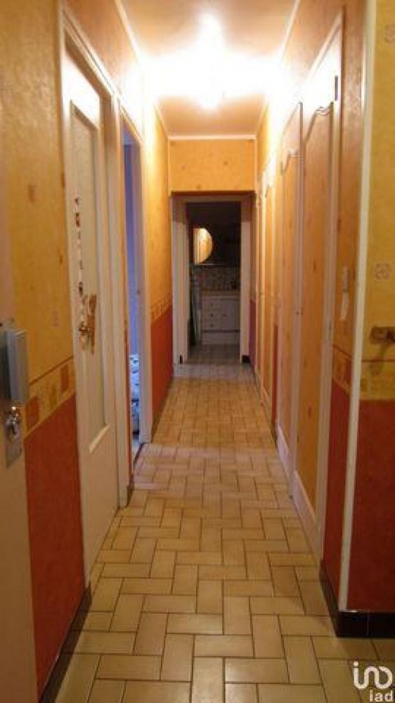 3 bedrooms Condo in Reims, France No. 37511