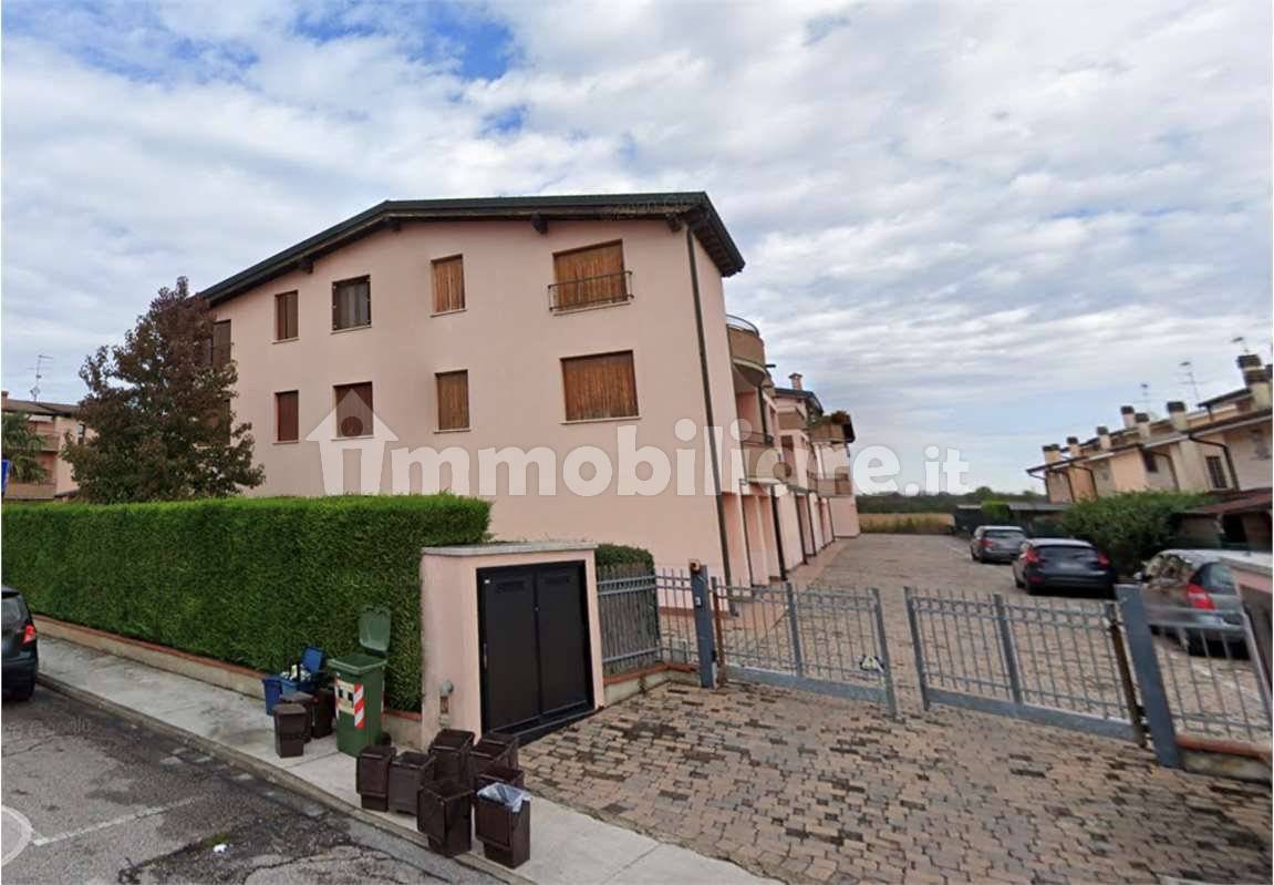 1 غرف نوم شقة في Curtatone, Italy رقم 202891