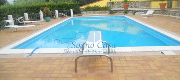 16غرفة فيلا في Castelnuovo Magra, Italy رقم 163346 2