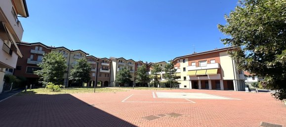 2 Schlafzimmer Wohnung in Saronno, Italy, Nr. 363526 4