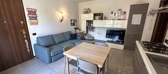 2 Schlafzimmer Wohnung in Saronno, Italy, Nr. 363526 8