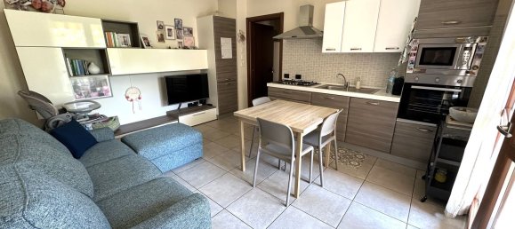 2 Schlafzimmer Wohnung in Saronno, Italy, Nr. 363526 6