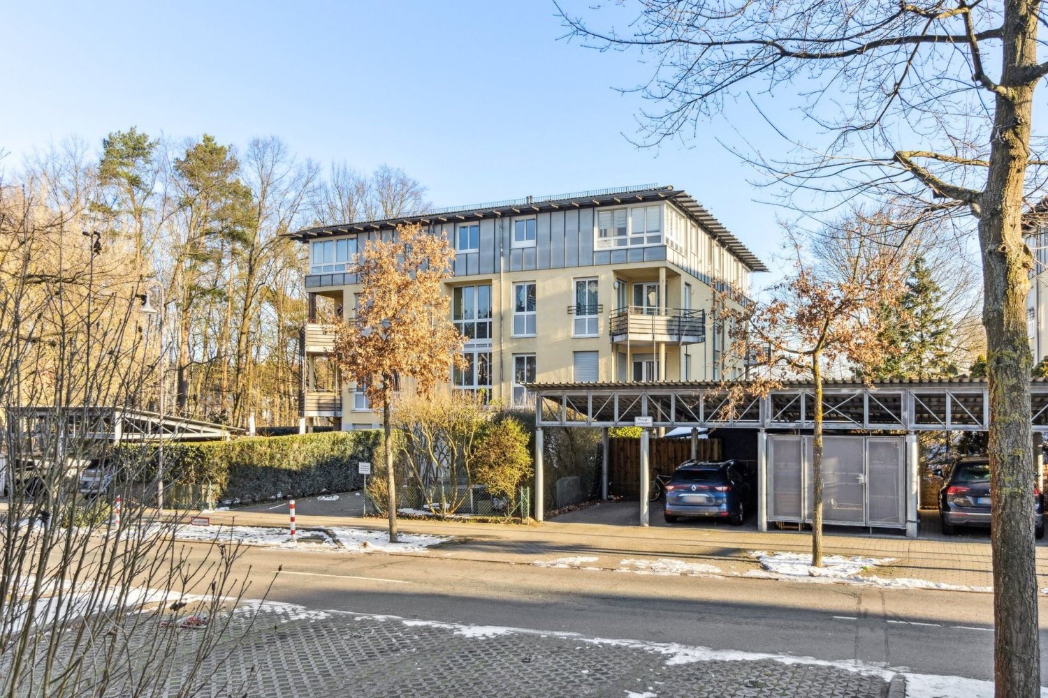 Квартира с 4 комнатами в Берлин, Германия № 107063